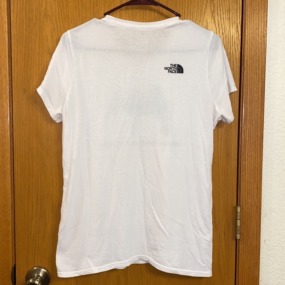 “Never stop exploring” donkey north face women’s L tee - Picture 3 of 3